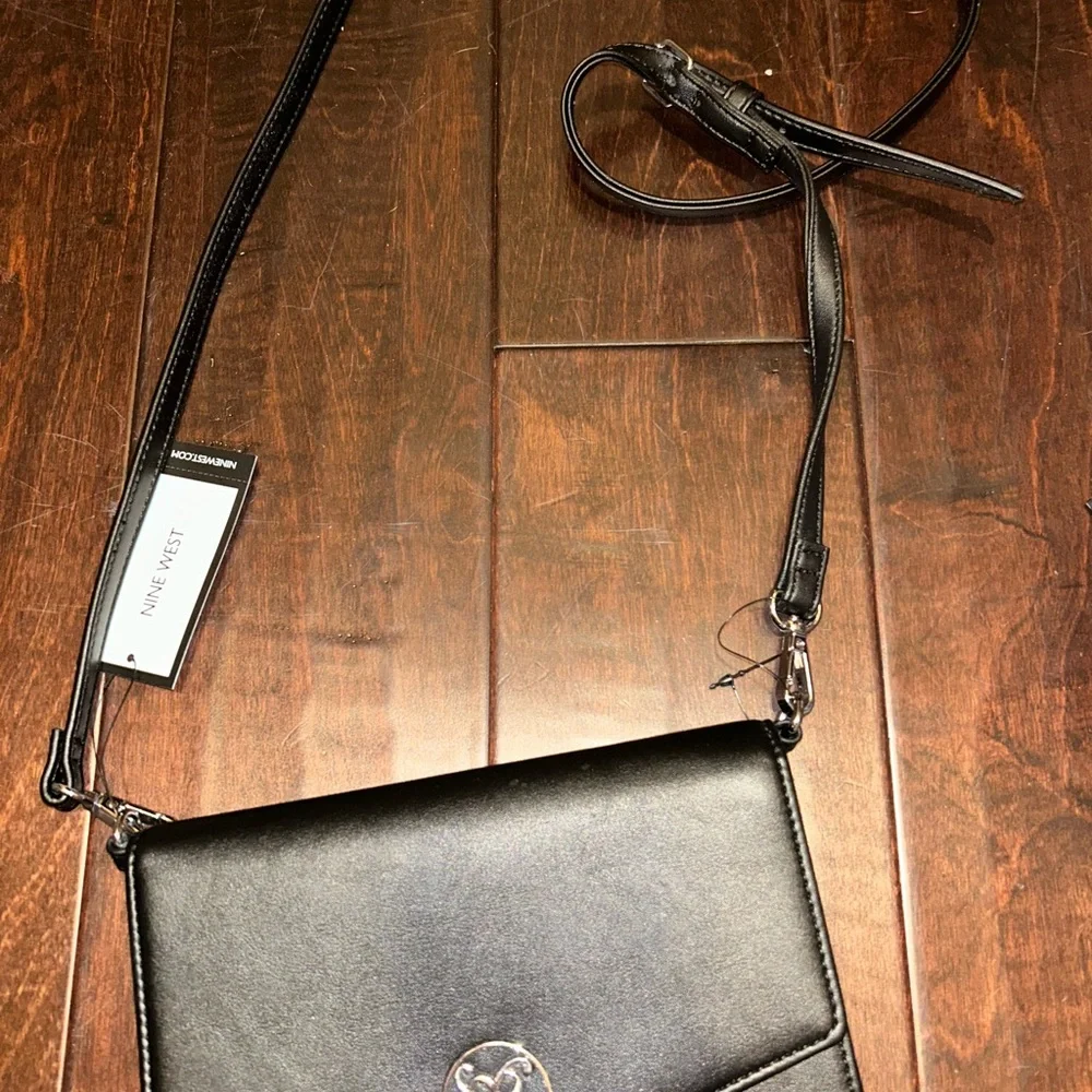 NWT Elegant Black Shoulder Bag - Picture 5 of 8